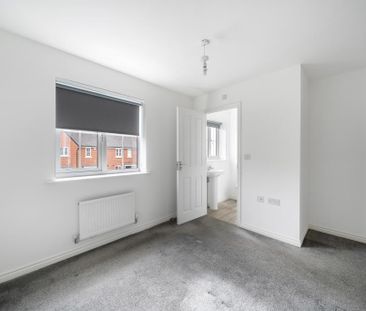 3 bedroom end of terrace house to rent - Photo 4