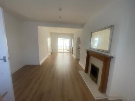 Carlton Avenue, Wednesfield, Wolverhampton, WV11 - Photo 1