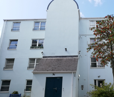 ** Apply on line** 1 bed flat with adapted walk-in Shower, Mackwort... - Photo 1