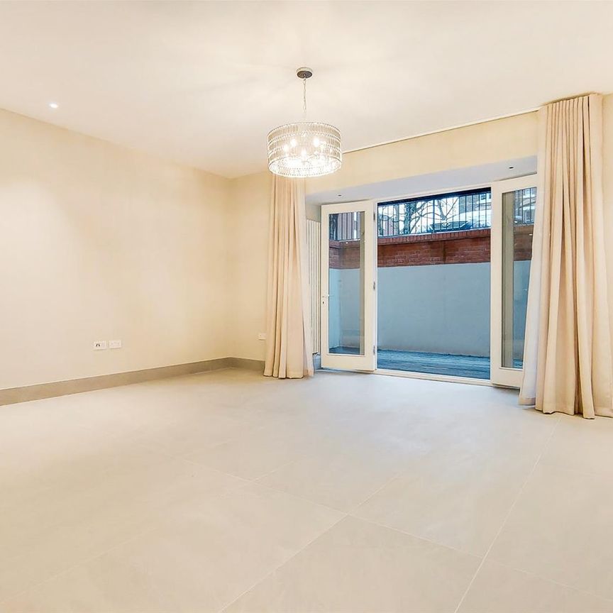 Fitzjohns Avenue, Hampstead, London - Photo 1