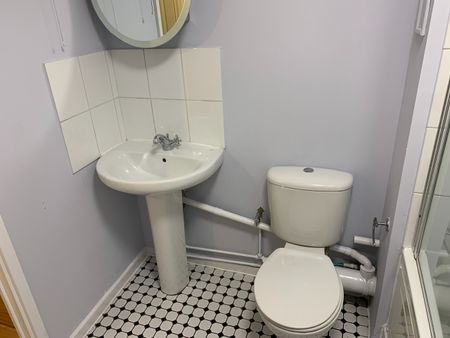 1 Bed Flat, Campbell Gordon Way, NW2 - Photo 2