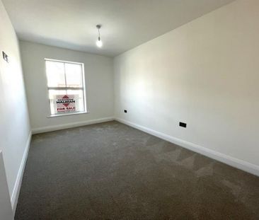 4 Bedroom Terraced To Let - Photo 5