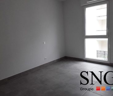 T2 AVEC TERRASSE ET DEUX PARKINGS - Photo 2