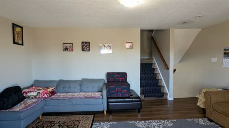 For Lease - 220 Westmeadow Drive, Kitchener, Ontario - Photo 3