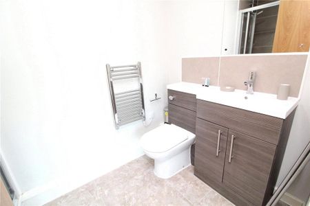 3 bedroom apartment to rent - Photo 5