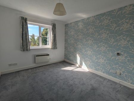 3 bedroom end of terrace house to rent - Photo 2