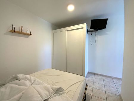 SAINTE SAVINE, T1 BIS MEUBLÉ DE 21M², LOYER TOUTES CHARGES COMPRISES - Photo 5