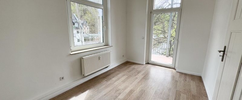 4-Raum-Wohnung im Altbau-Stil mit Balkon zentrumsnah in Aue - Photo 1