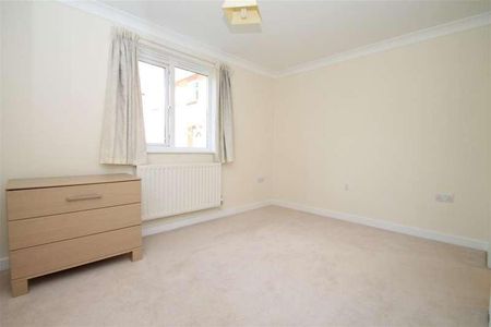 Hazelwood Lane, London, N13 - Photo 3