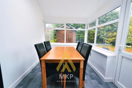 8 bedroom detached house to rent - Photo 3