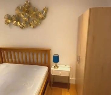 1 Bed Flat, Umberston Street, E1 - Photo 1