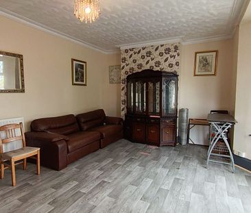 £875 PCM, Furnished Two Bedroom First Floor Flat in Chepstow Road, ... - Photo 6