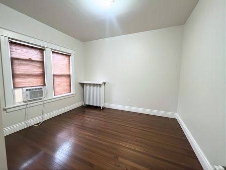 $1,745 / 2 br / 1 ba / 11 Proctor blvd. unit 2 - Photo 2