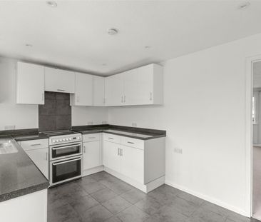 Rowland Way, Aylesbury - Photo 5