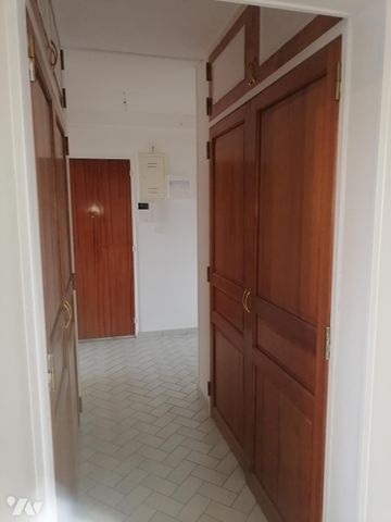 LE MANS SUD T3 2 CHAMBRES CUSINE EQUIPEE SALLE DE DOUCHE CHAUFFAGE ET EAU CHAUDE COLLECTIF BOX CAVE - Photo 2