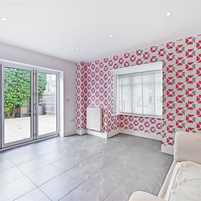 3 bedroom semi-detached house to rent - Photo 1