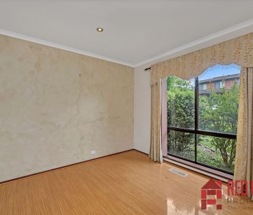 22 Bertram Street, Fadden ACT 2904 - House For Rent | Domain - Photo 4