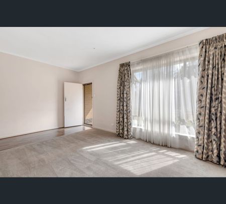 21 Crozier Tce, Oaklands Park, SA 5046 - Photo 2