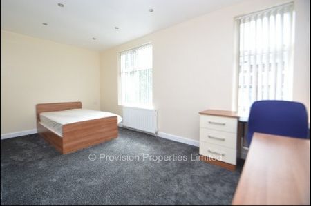 8 Bedroom Student Accommodation Leeds - Photo 4