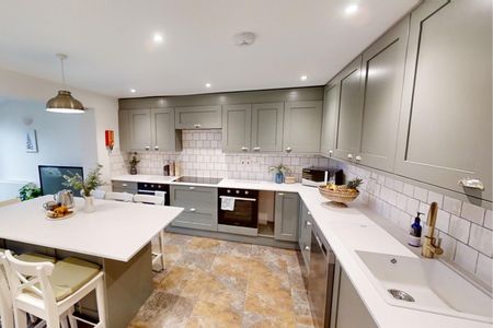 7 Bed Terraced House, Small Lane, BS16 - Photo 3