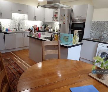 1 bedroom in a flat share to rent - Photo 5