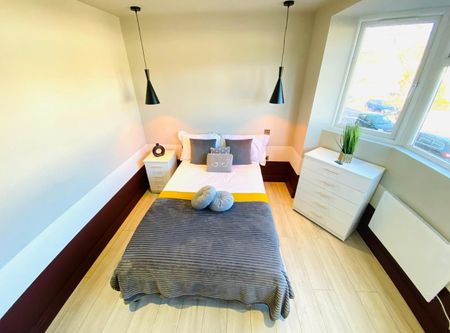 Room in a Shared House, Grayscroft Road, SW16 - Photo 4