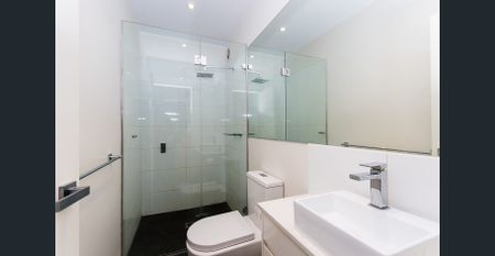 Inner city living! - Photo 3