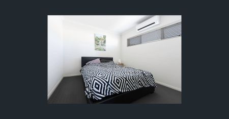 Location, style and security this apartment has it all! - Photo 3