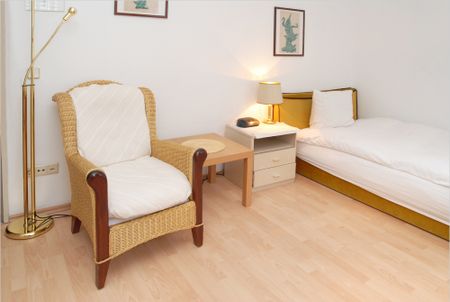 1 Zimmer in Düsseldorf - Photo 2