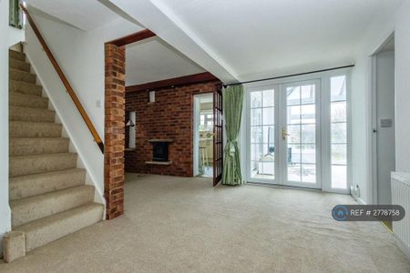 3 bedroom detached house to rent - Photo 2