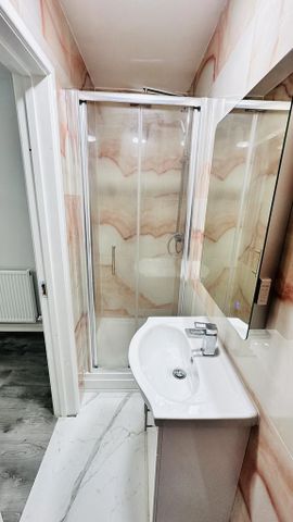 House share to rent - Photo 2