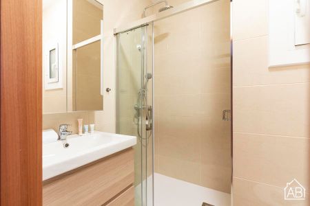 Modern and Bright Two Bedroom Apartmentin the Sants District - Foto 3