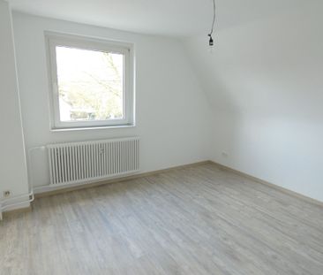 Gemütliche Dachgeschosswohnung in ruhiger Lage – wird aktuell moder... - Photo 1