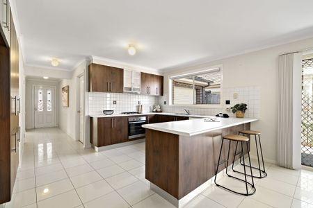 Spacious 4-Bedroom Home in South Morang - Photo 5