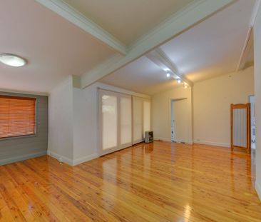 EAST TAMWORTH - Classic Three Bedroom Home for Lease - Photo 2