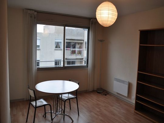 Location Appartement 1 pièce 24m² - Photo 1