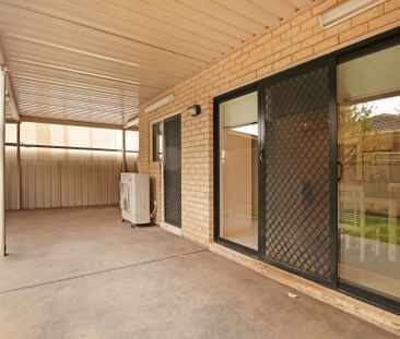 Modern Townhouse Living Opposite Balmoral Reserve! - Photo 3