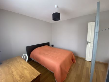 A LOUER APPARTEMENT MEUBLÉ ANGERS-JUSTICES - Photo 2