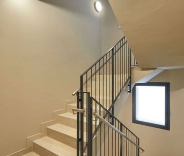 3 room luxury Flat for rent in L'Hospitalet de Llobregat, Catalonia - Photo 2