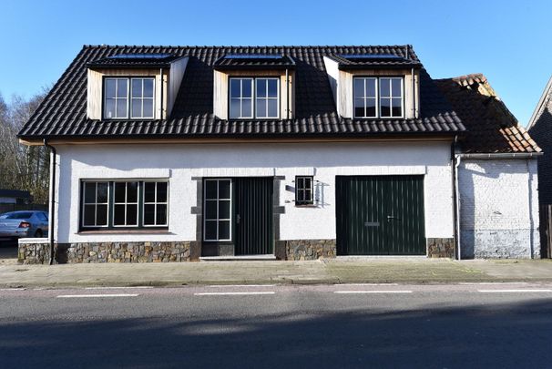 Energiezuinige renovatiewoning met 5 slpks en tuin te Oosteeklo - Photo 1