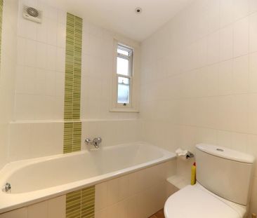 2 bedroom semi-detached house to rent - Photo 6