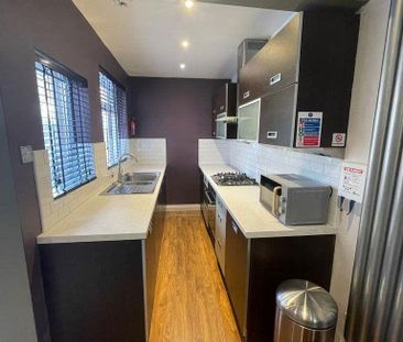 3 bedroom terraced house to rent - Photo 6