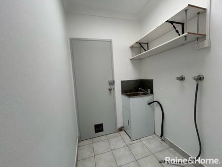 Well Presented home with Modern Bathrooms - Photo 2