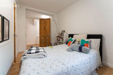 3 bedroom flat to rent - Photo 2