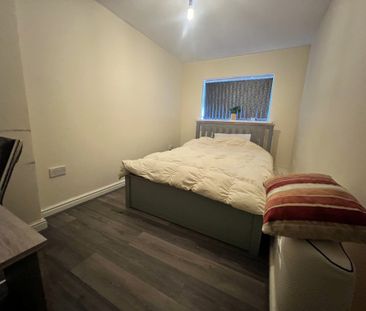 Lapwing Close, Leicester - Photo 6