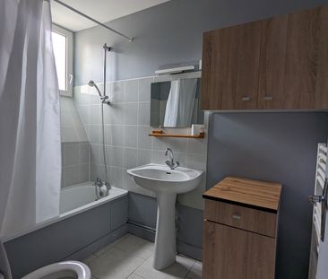 Location Appartement 2 pièces 35m² ISSOUDUN 36100 - Photo 3