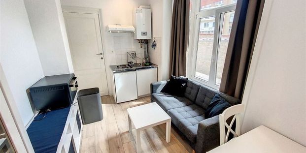Appartement te huur in Etterbeek voor € 865 met 1 slaapkamer - Photo 1