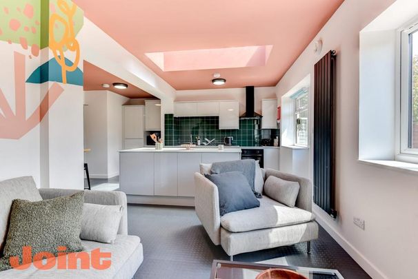 1 bedroom in a house share to rent - Photo 1