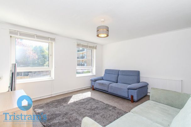 References Pending - 3 bed Flat - Photo 1