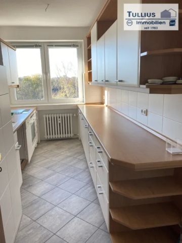 3-Zimmer-Wohnung mit EBK, Loggia, Aufzug und TG-Stellplatz - Photo 4